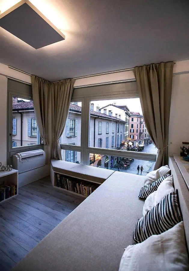 Downtown Como-Luxury Suites Italy