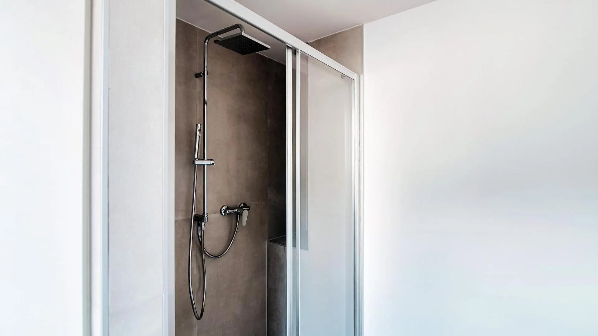Downtown Como-Luxury Suites Como