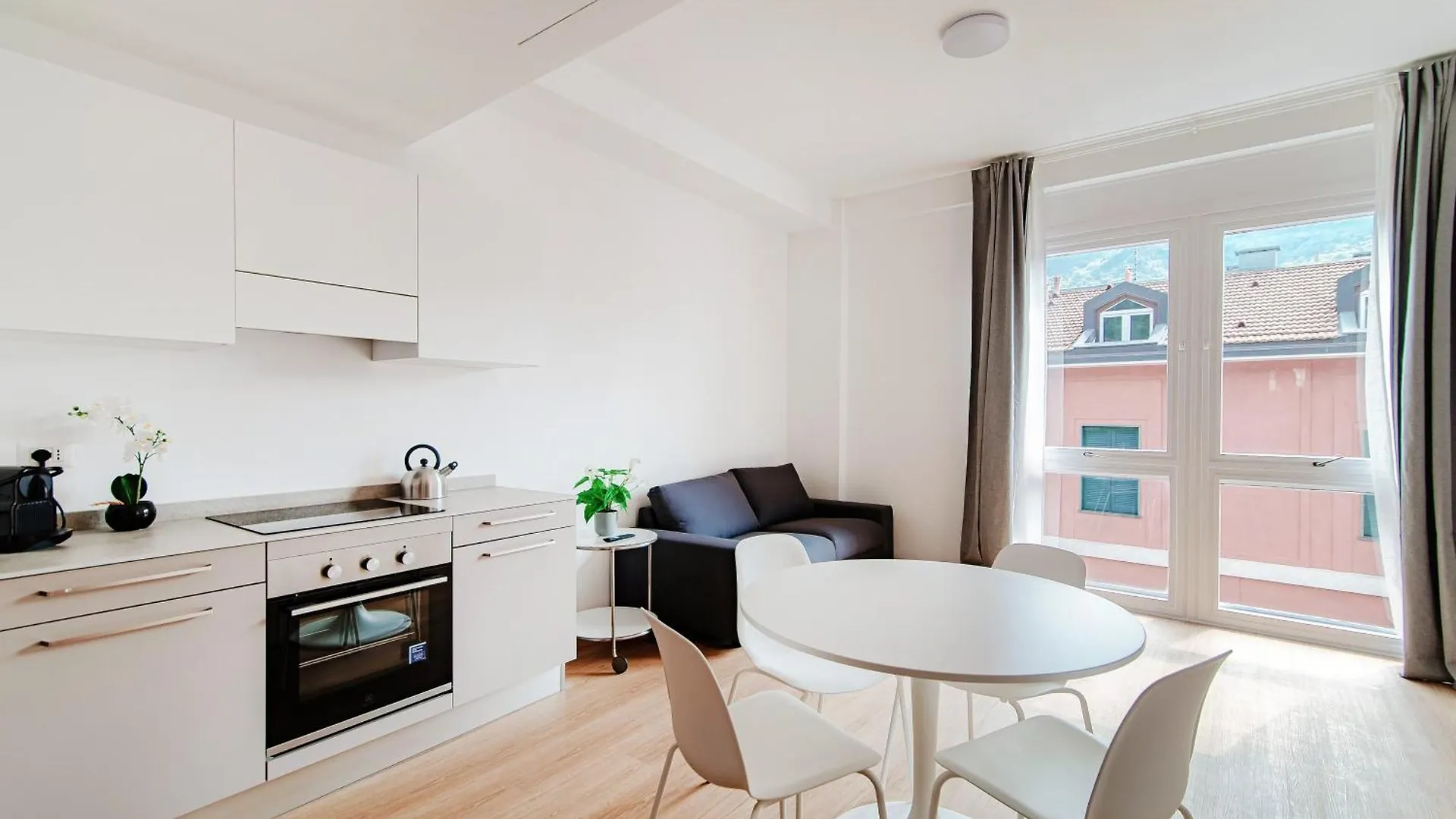 Apartment Downtown Como-Luxury Suites Italy