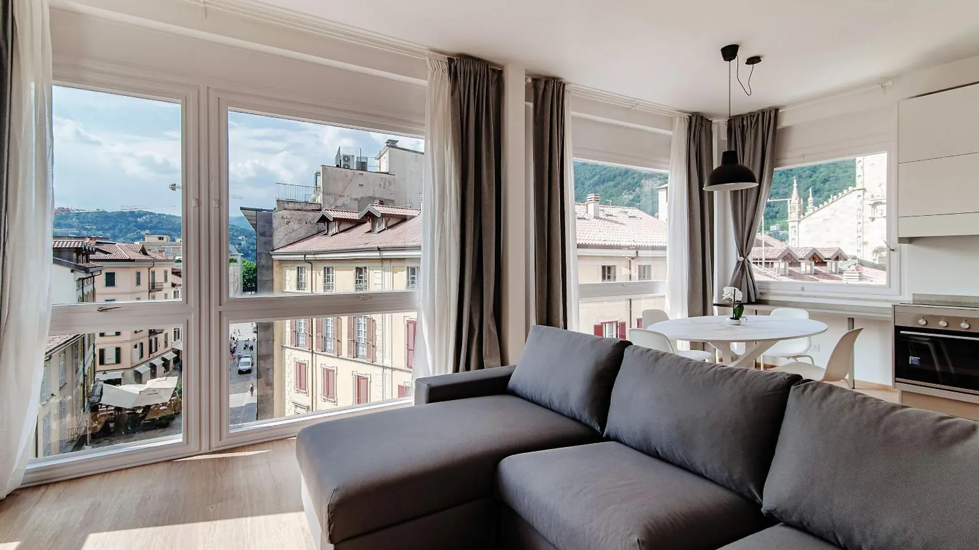 Downtown Como-Luxury Suites Como