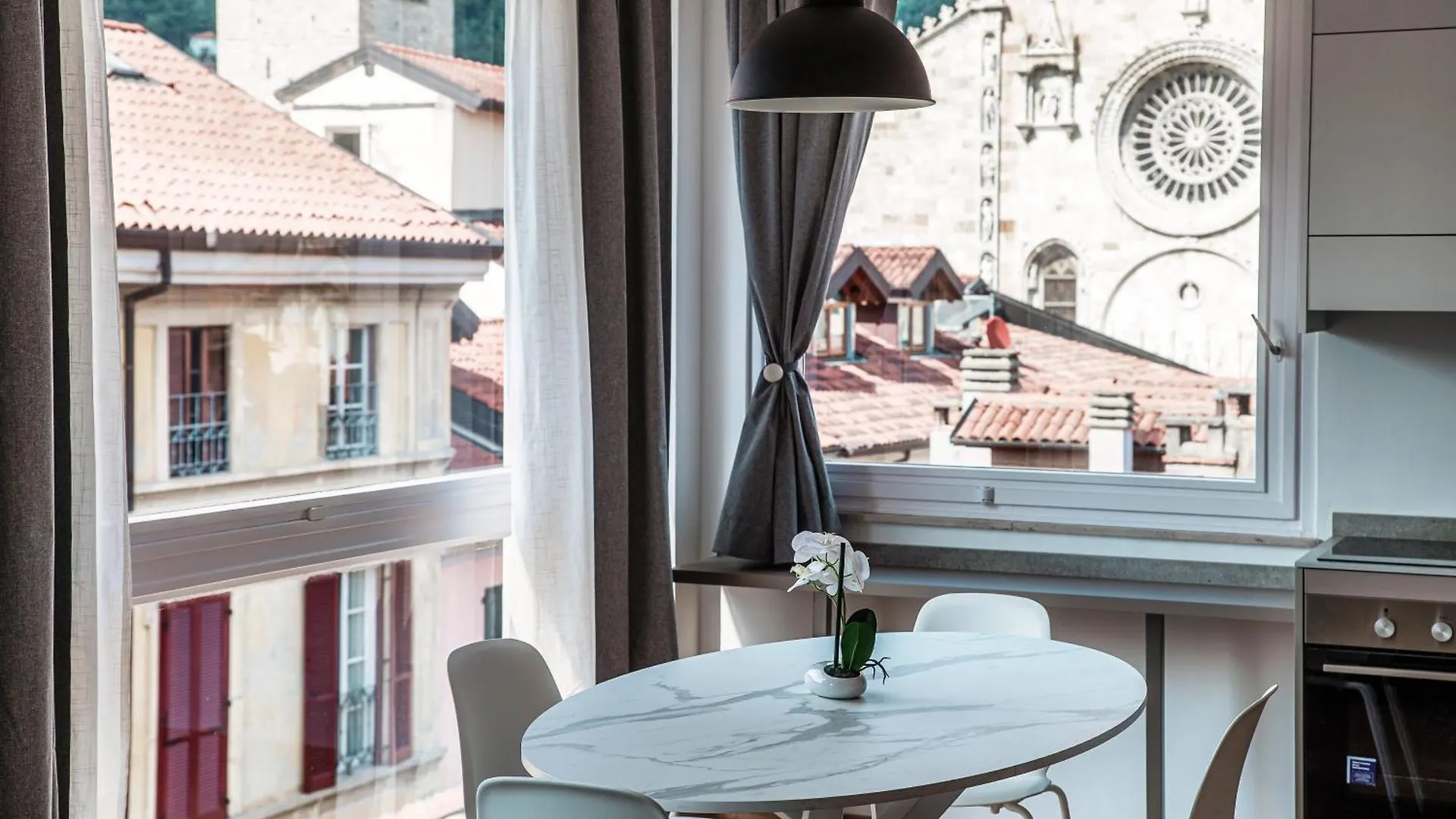 Apartment Downtown Como-Luxury Suites