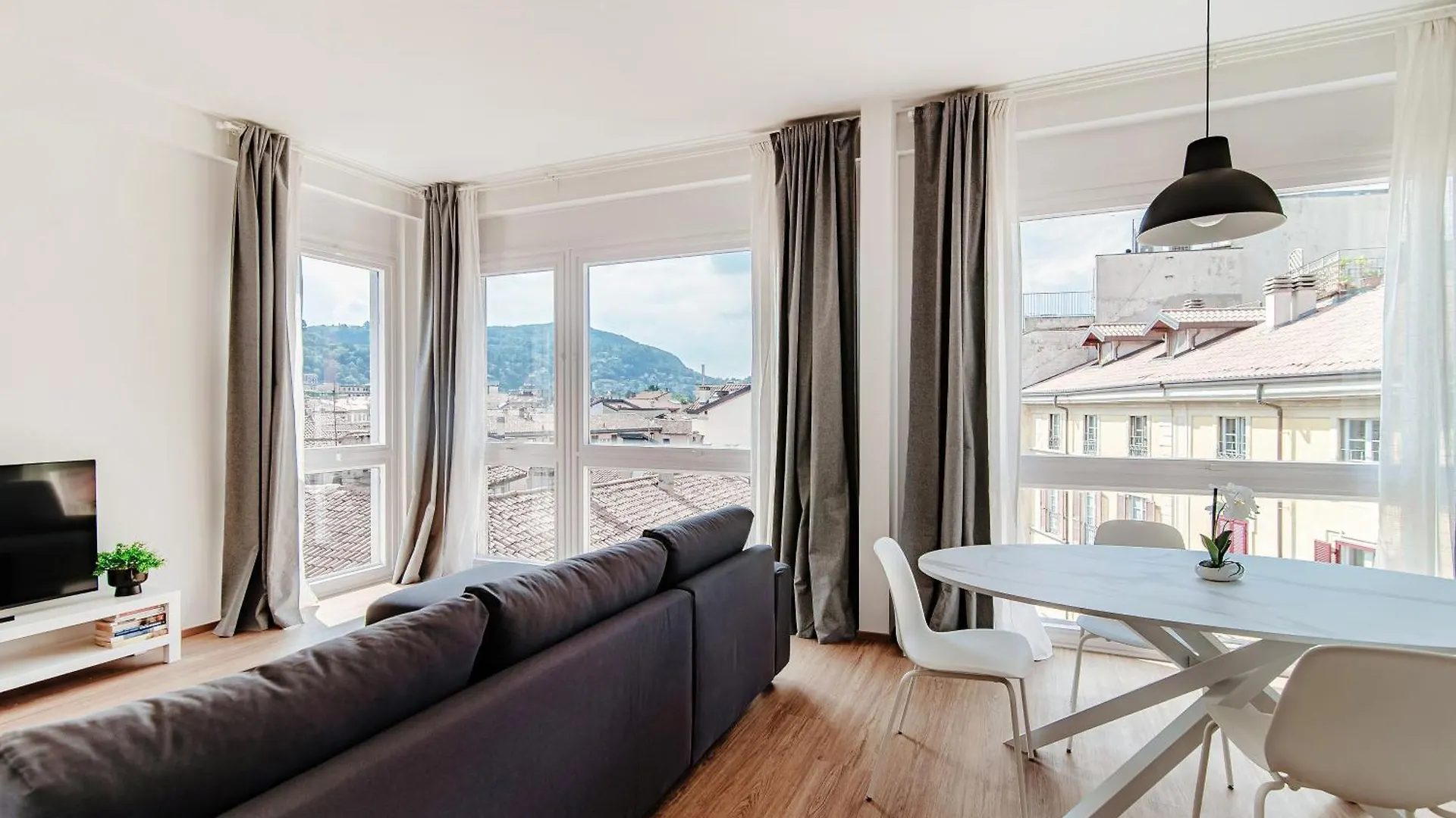 Downtown Como-Luxury Suites 0*, Como Italy