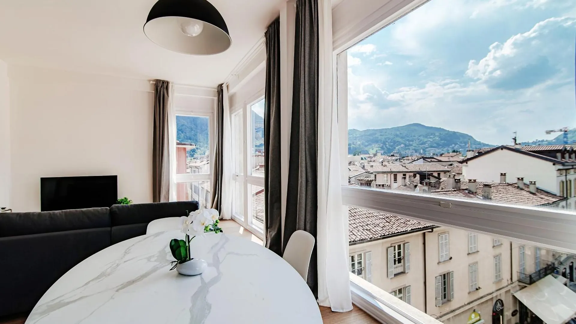 Apartment Downtown Como-Luxury Suites