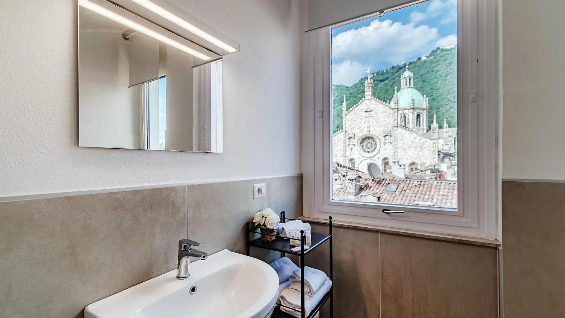 Apartment Downtown Como-Luxury Suites
