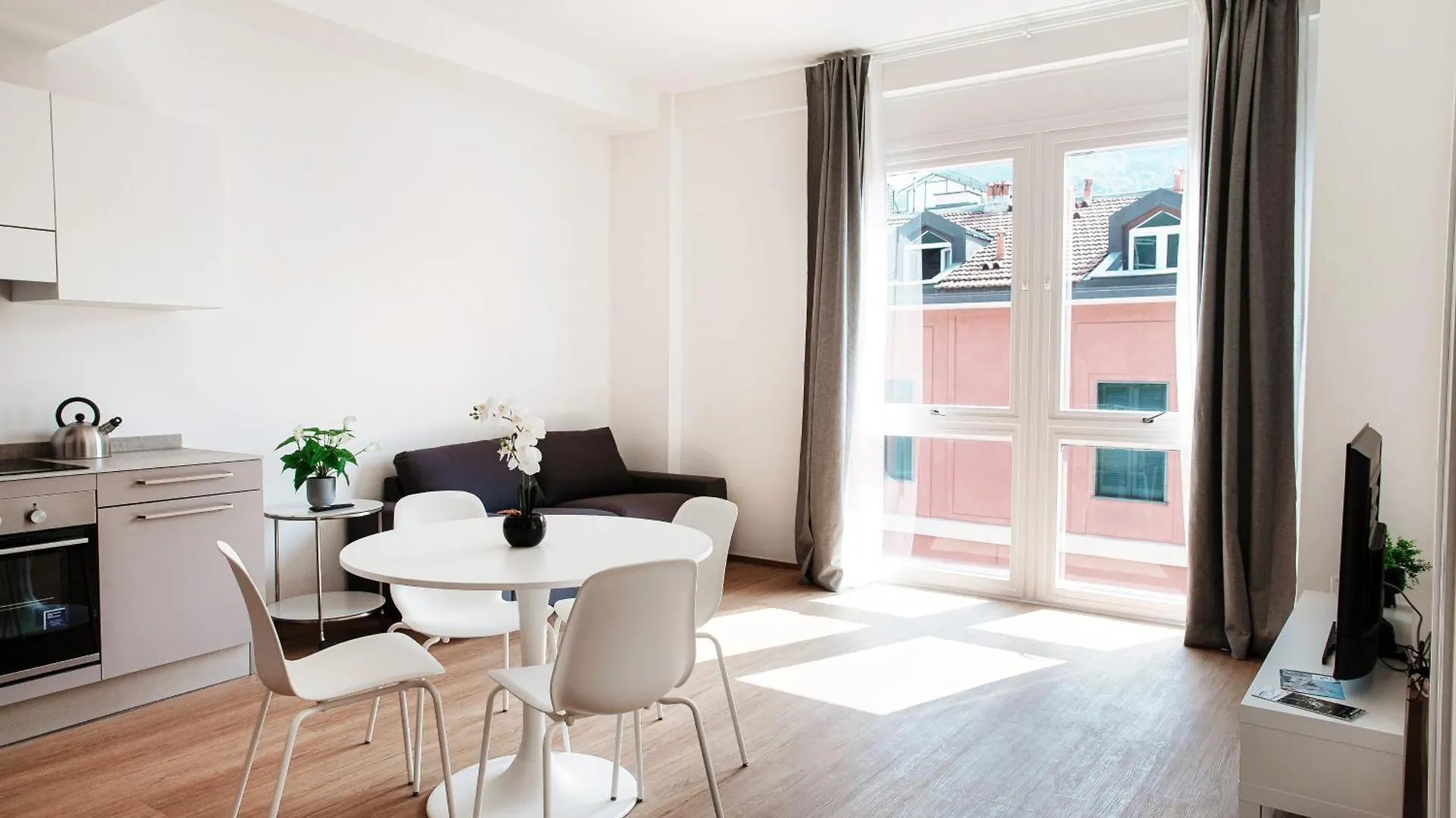 Downtown Como-Luxury Suites 0*, Como Italy